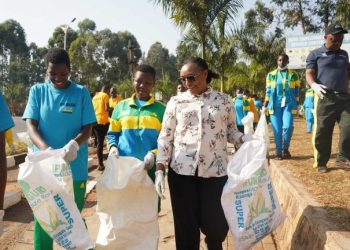 Rwanda Education Minister, FEASSSA President and students team up in community clean-up exercise